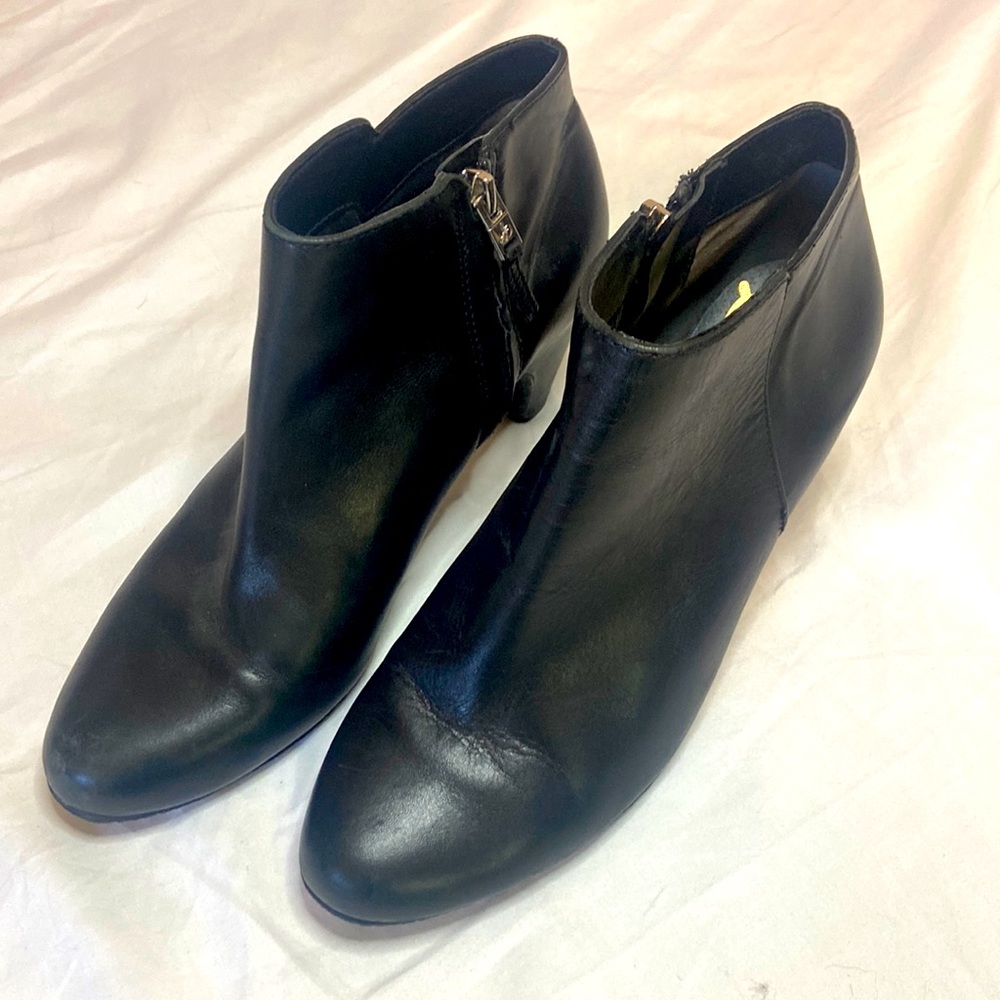 Sam Edelman Black leather heeled booties size 8M